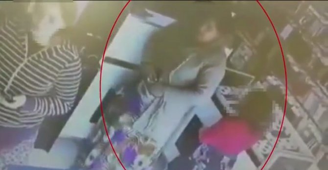 Tedirgin halleri polisin dikkatinden kaçmadı! Arnavutköy’de şüphe üzerine durdurulan kadınlar, telefon hırsızı çıktı