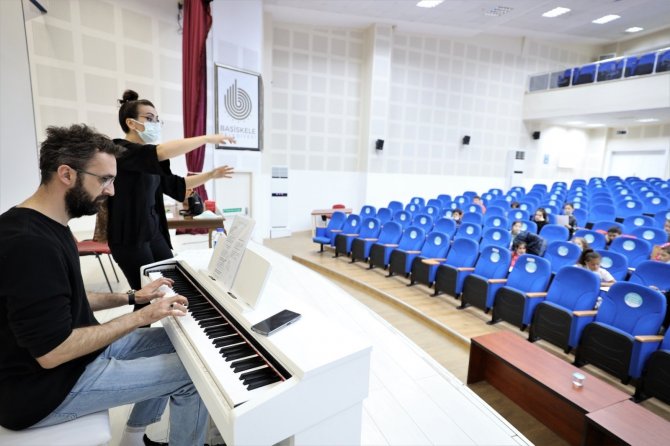 Ücretsiz müzik eğitimlerinde yetenekler keşfedildi