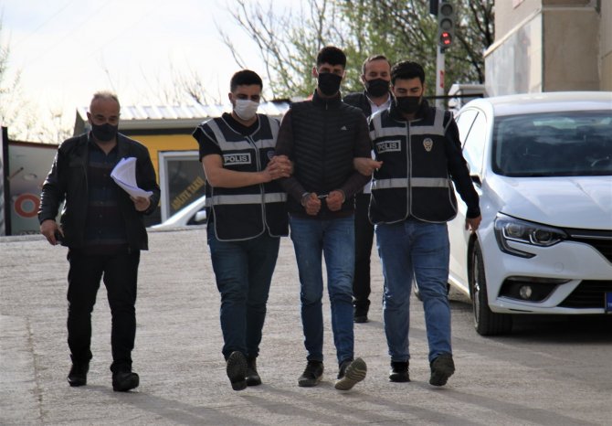 18 yaşındaki Emine Fulya Akçelebi'yi bıçaklayarak katletmişti, o cani adliyeye sevk edildi