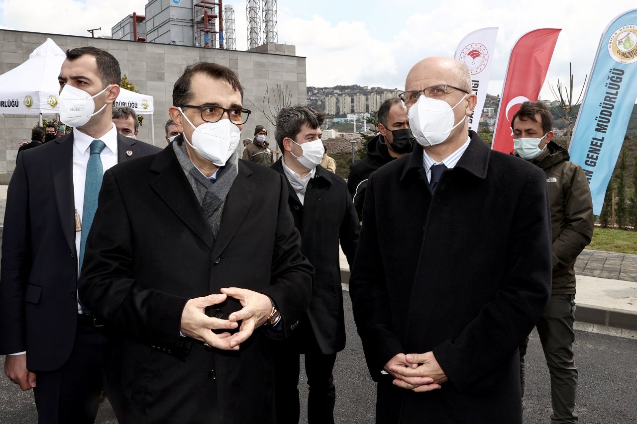 Bakan Dönmez'den kamu binalarında enerji verimliliği açıklaması "2023'e kadar 870 milyon lira tasarruf sağlanacak"