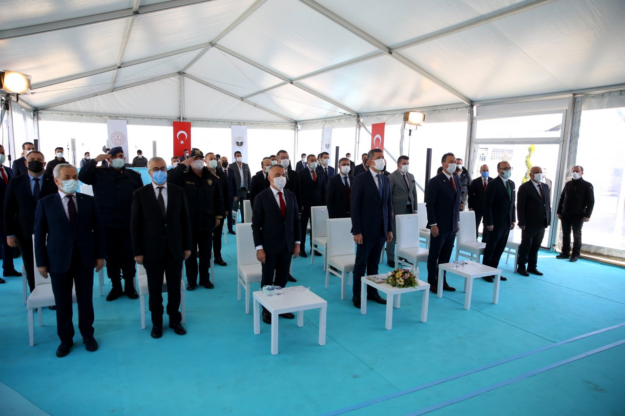 Bakan Selçuk, "Okul öncesi eğitimi alan çocuklar akranlarından 2 yıl önde oluyor"