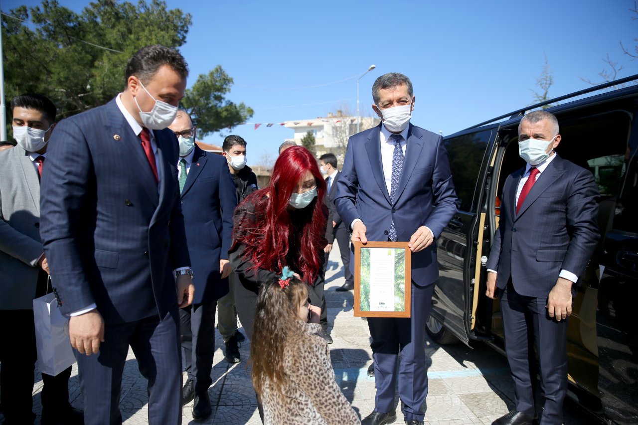 Bakan Selçuk, "Okul öncesi eğitimi alan çocuklar akranlarından 2 yıl önde oluyor"