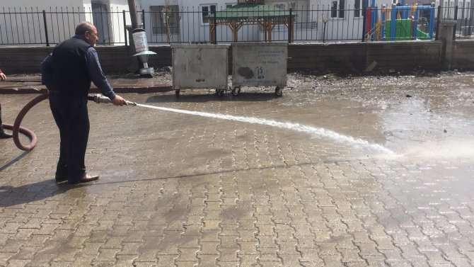 Belediye ekipleri Karlıova'da bahar temizliğine başladı