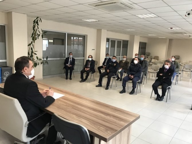 Burhaniye’de koronavirüsü değerlendirme amacıyla toplantı gerçekleştirildi