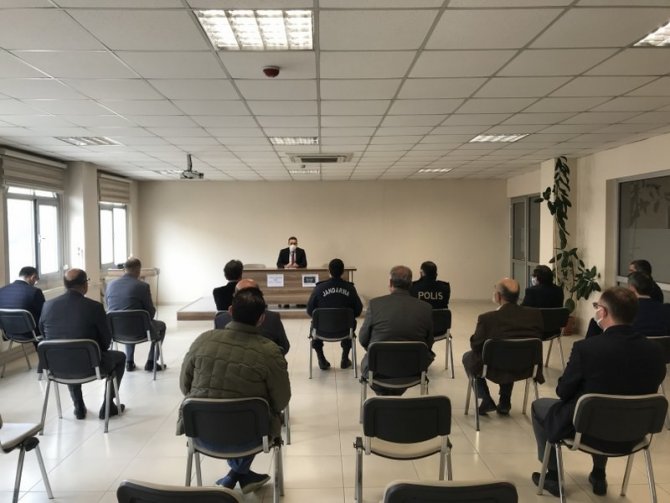 Burhaniye’de koronavirüsü değerlendirme amacıyla toplantı gerçekleştirildi