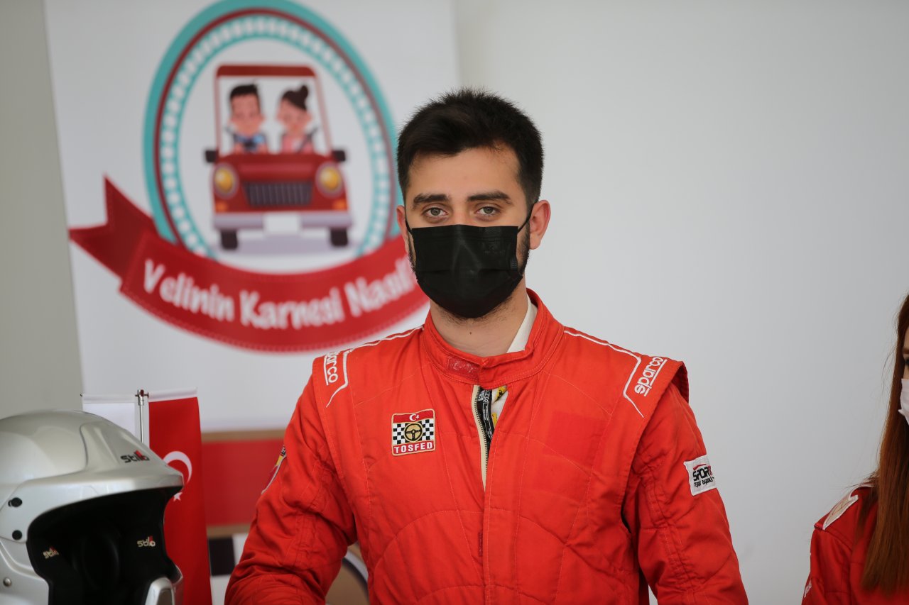 Engelli öğrencilere ralli pilotları sürprizi! "Trafikte güvenlik" eğitimi verildi