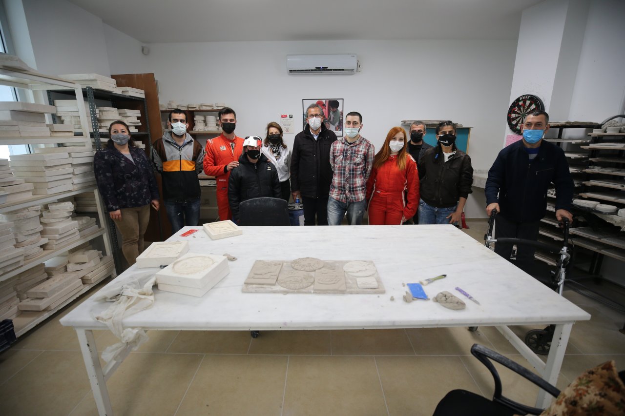 Engelli öğrencilere ralli pilotları sürprizi! "Trafikte güvenlik" eğitimi verildi