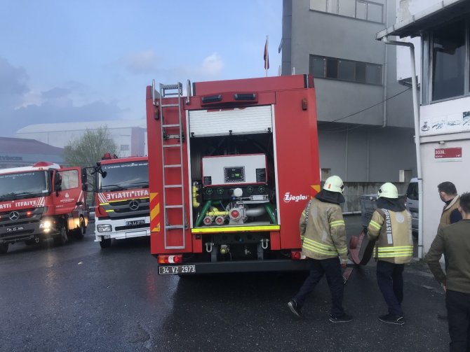 Kurutma makinesi yangına neden oldu, Esenyurt’ta kumaş fabrikasında yangın