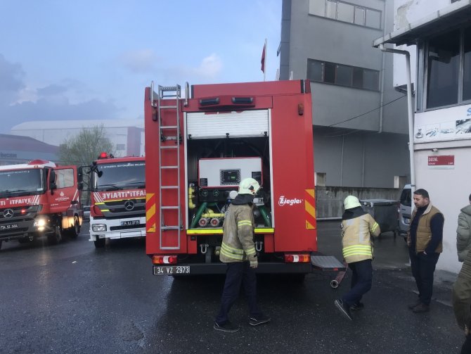 Kurutma makinesi yangına neden oldu, Esenyurt’ta kumaş fabrikasında yangın