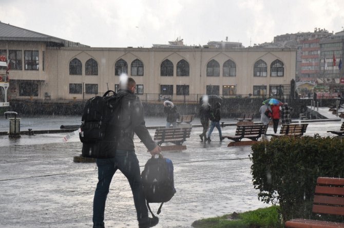 Meteoroloji uyardı, İstanbullular doluya uyandı