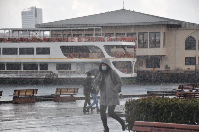 Meteoroloji uyardı, İstanbullular doluya uyandı