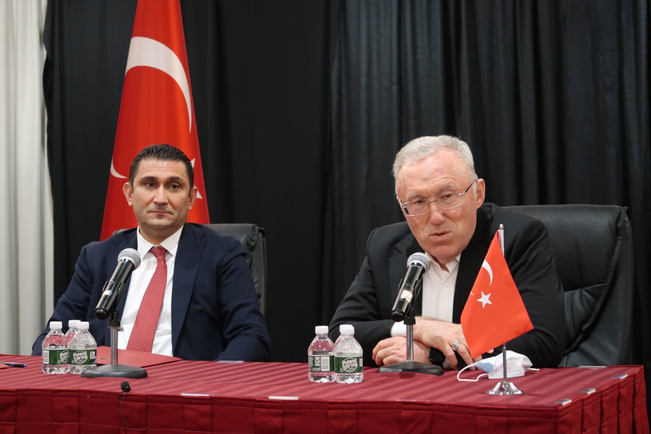 New York'ta Türk toplumu temsilcileri ile buluşan Türkiye'nin Washington Büyükelçisi Mercan ticari ilişkiler hakkında konuştu