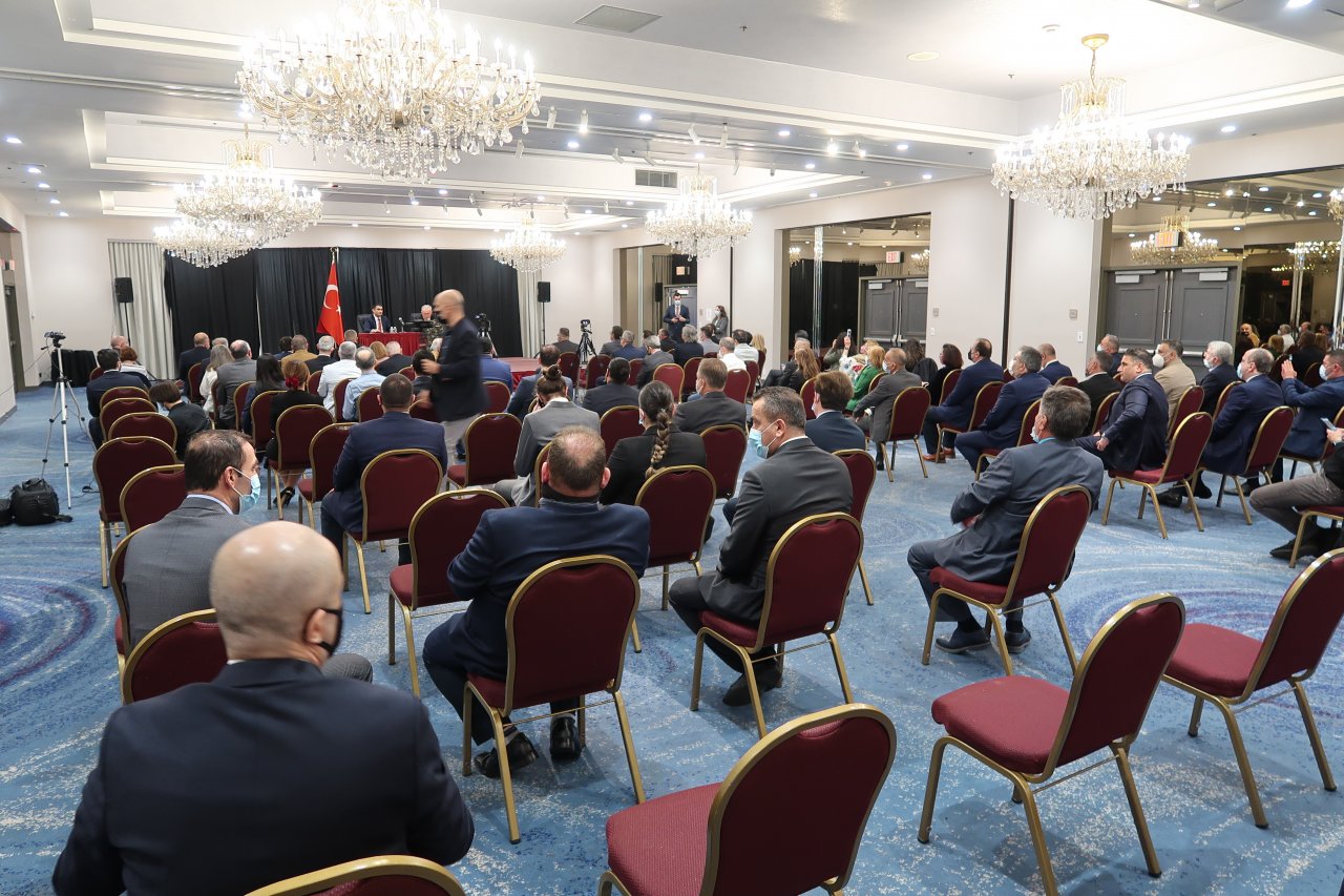 New York'ta Türk toplumu temsilcileri ile buluşan Türkiye'nin Washington Büyükelçisi Mercan ticari ilişkiler hakkında konuştu