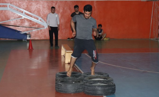 Öğrencilere büyük fırsat! Polis ve askeri okulları kazanmak isteyen gençlere ücretsiz eğitim imkanı