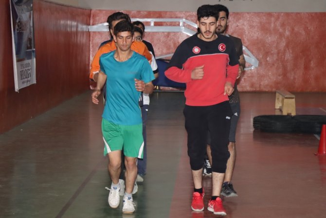 Öğrencilere büyük fırsat! Polis ve askeri okulları kazanmak isteyen gençlere ücretsiz eğitim imkanı