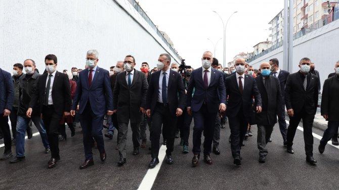 Trafiği hafifletecek Karamürsel Köprülü Kavşağı hizmete açıldı