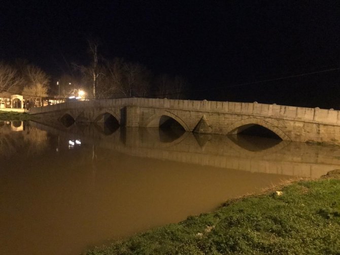 Tunca Nehri’nde taşkın ve su baskını riski yok