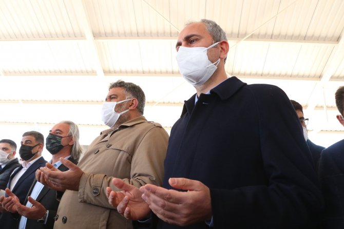 Adalet Bakanı'nın acı günü! Bakan Gül’ün annesi son yolculuğuna uğurlandı