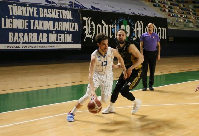 Basketbol Ligi'nde heyecan dorukta! Kocaeli Kağıtspor:82 - Akhisar Belediye Basketbol:80