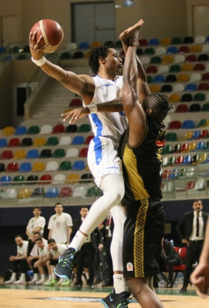 Basketbol Ligi'nde heyecan dorukta! Kocaeli Kağıtspor:82 - Akhisar Belediye Basketbol:80