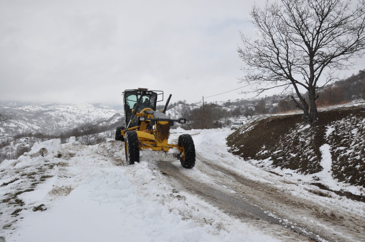 Diyaliz hastasının imdadına karla mücadele ekipleri yetişti, Amasya'da kar nedeniyle yolu kapanan köydeki hasta kurtarıldı