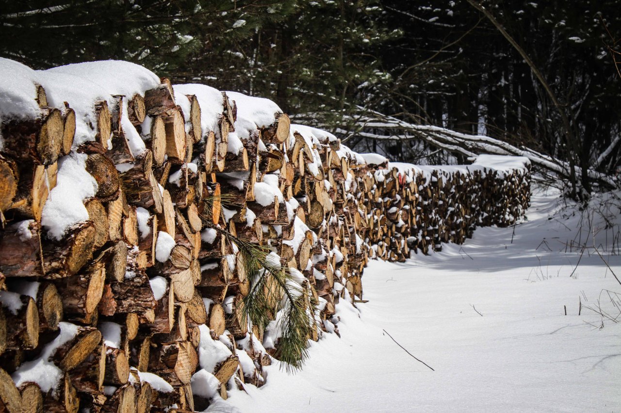 Domaniç Dağları Nisan karıyla beyaza büründü, Kartpostallık görüntüler oluştu