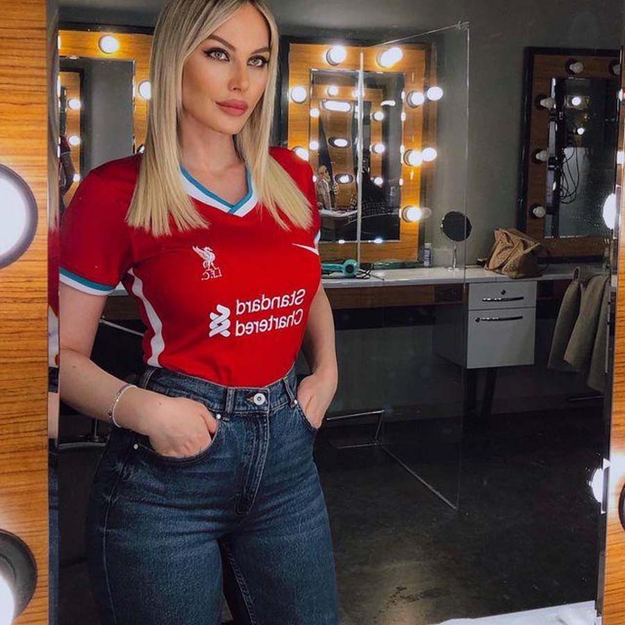 Hande Sarıoğlu'ndan Ahmet Hakan'a sert tepki: O ortamda olsaydı ağzının suyu akardı!