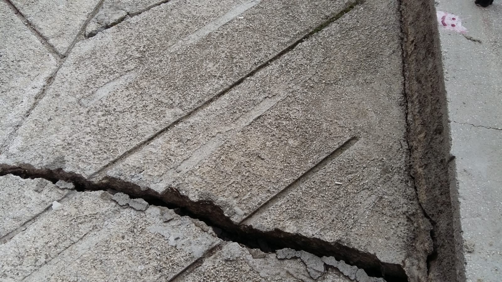 Ankara’da korku dolu anlar! İstinat duvarı çöktü, 21 bina boşaltıldı