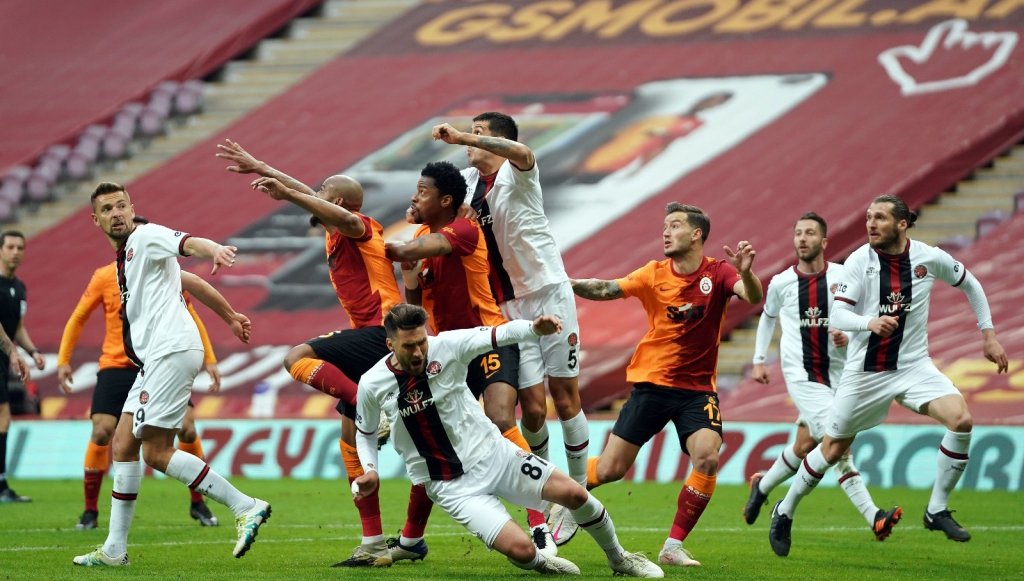 Galatasaray'dan hakeme isyan: 20. dakikada mesajı aldık!