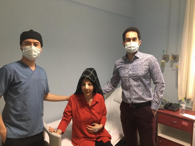 İlk kez gerçekleştirildi! Kaburga kıkırdağından yeni burun ucu