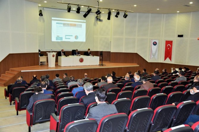 Kırıkkale Valisi Sezer, kentte 81 proje yürütüldüğünü açıkladı