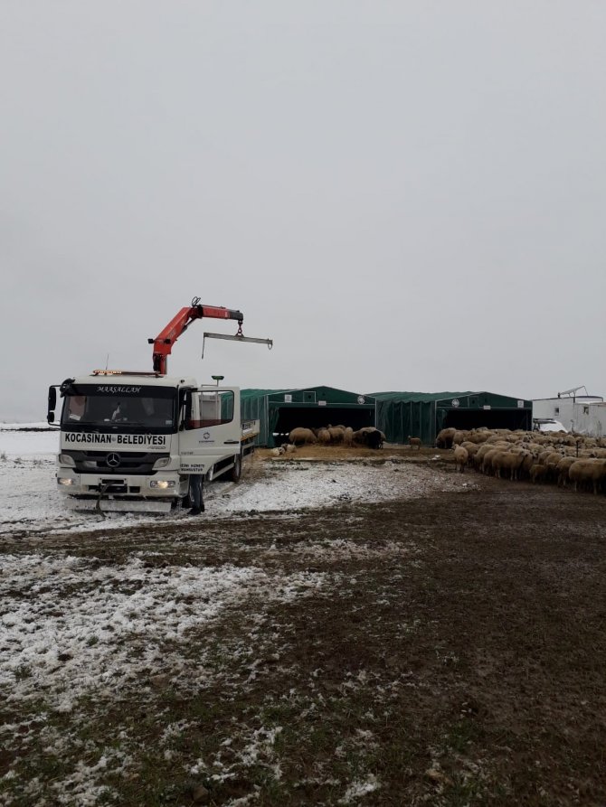 Koyunlarıyla birlikte yaylada mahsur kaldılar! Koyuncuların imdadına Kocasinan Belediyesi yetişti