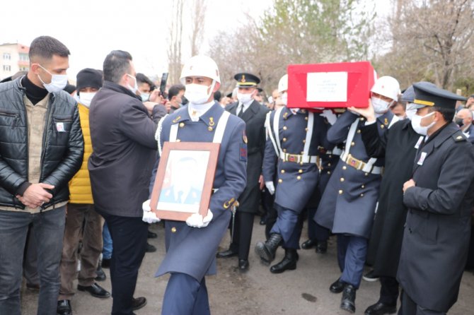 Niğdeli Şehit Uzman Çavuş Erkan Erdem son yolculuğuna uğurlandı