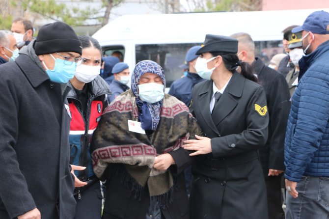 Niğdeli Şehit Uzman Çavuş Erkan Erdem son yolculuğuna uğurlandı