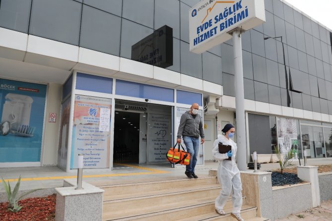 Antalya'da kronik rahatsızlığı olanlara evde sağlık hizmeti