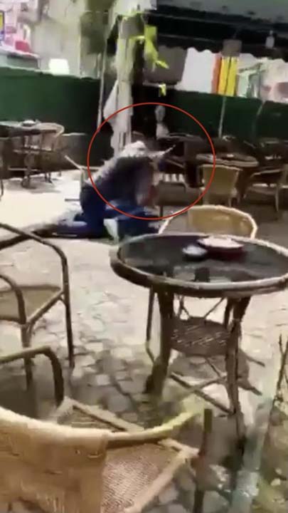 Eşine uygunsuz mesaj atarak taciz eden kişiyi defalarca bıçakladı!