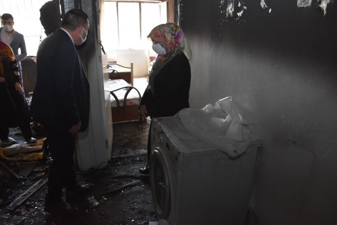 Bağlar İlçe Belediye Başkanından evi yanan aileye maddi manevi destek