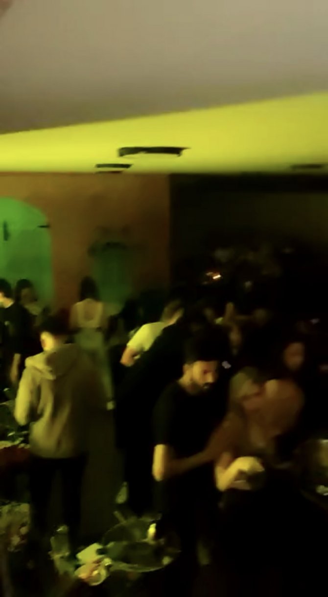 Beyoğlu'ndaki gece kulübe dönüşen kafeye baskın düzenlendi