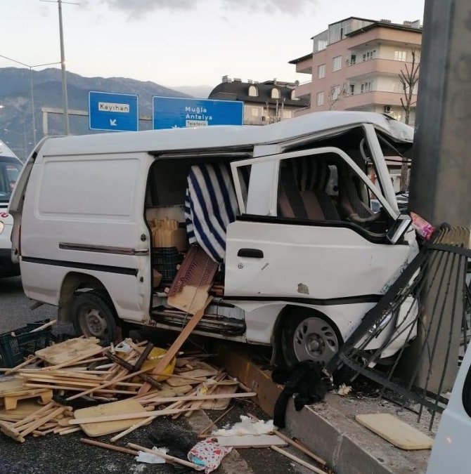 Denizli’de 2 ayrı trafik kazası: 3 yaralı