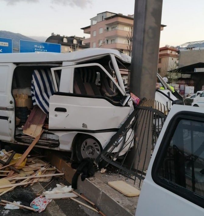 Denizli’de 2 ayrı trafik kazası: 3 yaralı