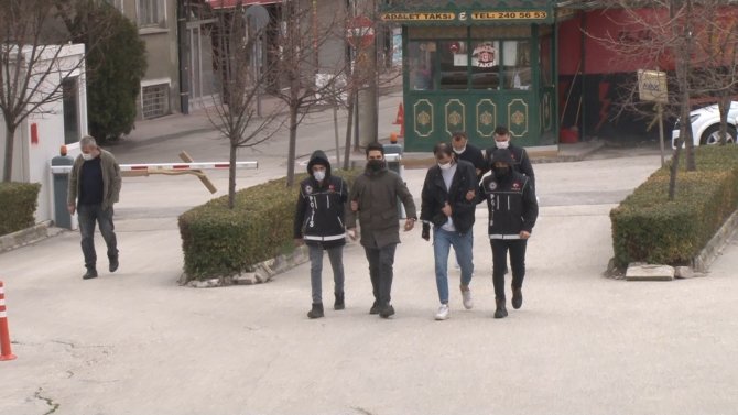 Eskişehir'de düzenlenen uyuşturucu operasyonlarında 7 kişi gözaltına alındı