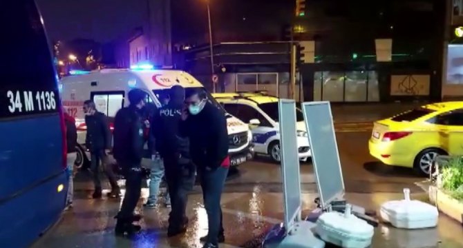Minibüs ile ticari taksinin çarpışması sonucu bir kişi yaralandı