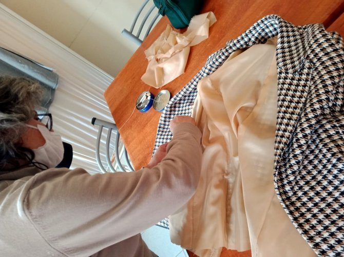 Mudanya'da ev kadınları tasarladıklarını satarak aile bütçesine katkı sağlıyor