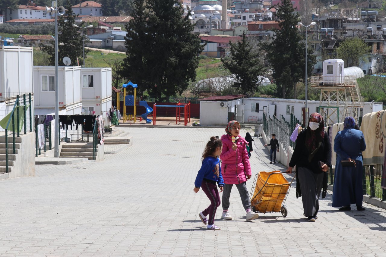 Buruk ramazan sevinci! Bayırbucak Türkmenleri bir ramazanı daha konteyner kentte karşılıyor