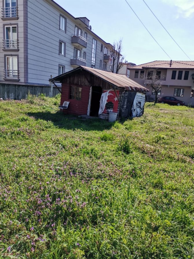 Sakarya'da kendisinden haber alınamayan yaşlı adam evinde ölü bulundu