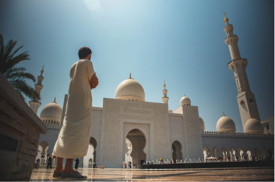 Tükürük yutmak orucu bozar mı? | Oruçta tükürük yutmak orucu bozar mı Diyanet