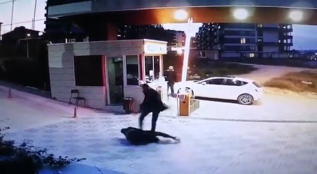 Yeğeni kaybolduğu gerekçesiyle sitenin güvenliğini darp etti