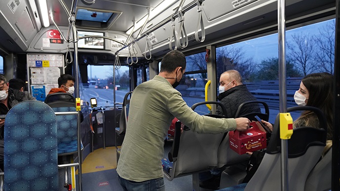 Tuzla Belediyesi'nden Ramazan'da yolda olanlara iftar sürprizi!