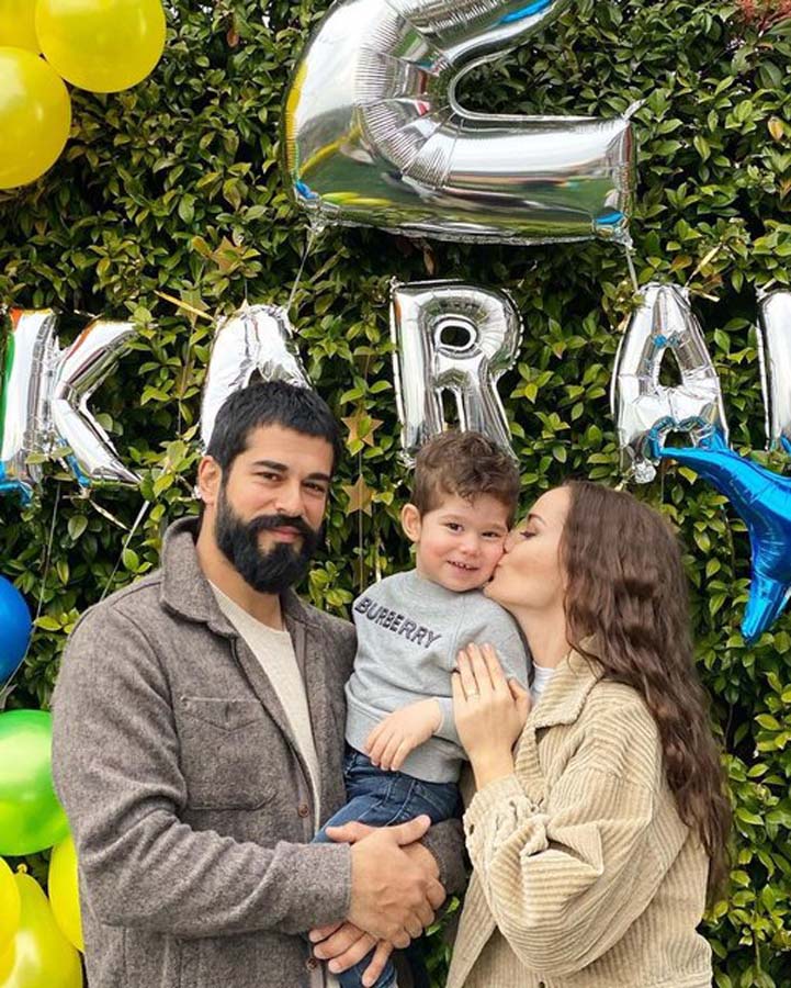 Fahriye Evcen-Burak Özçivit çiftinden Karan paylaşımı! 