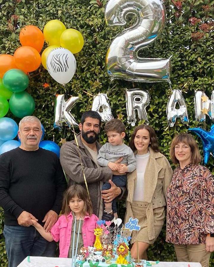 Fahriye Evcen-Burak Özçivit çiftinden Karan paylaşımı! 